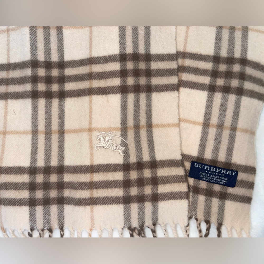 Authentic Nova Check plaid Burberry lambs wool Scarf
